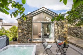 The Cow Shed - with hot tub